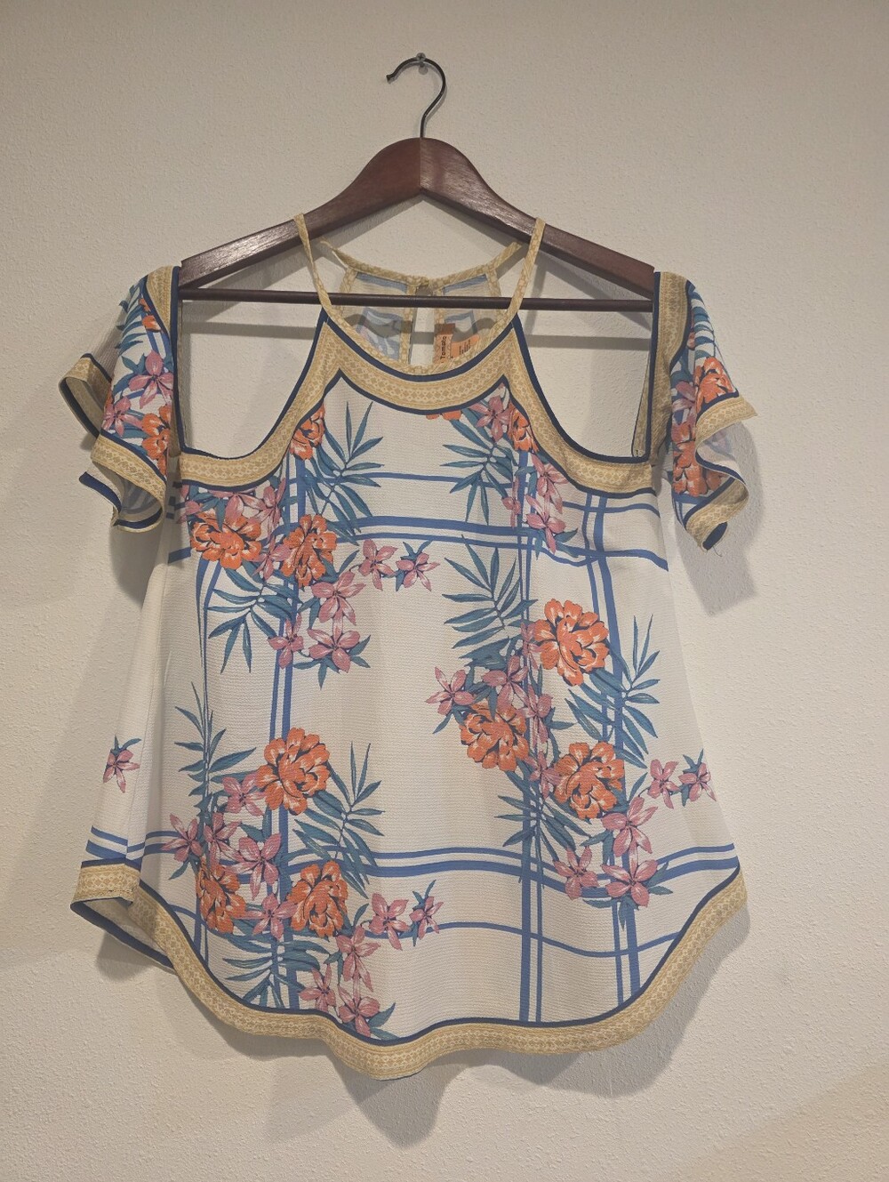 Flying Tomato Floral Cold Shoulder Cut Out Top Sz Medium Boho Summer